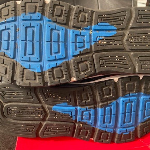 New Balance 1540v3 Men's US 9.5 (UNISEX Women's US 11) - Picture 6 of 7